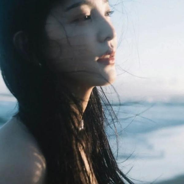 我才不要和人类恋爱呢